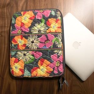 Vera Bradley Laptop Case — Jazzy Blooms Retired Print, Like New Condition